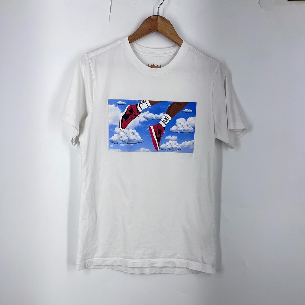 Jordan Boys White Graphic T-Shirt OG Bred 85 in Clouds Jumpman Logo Size S